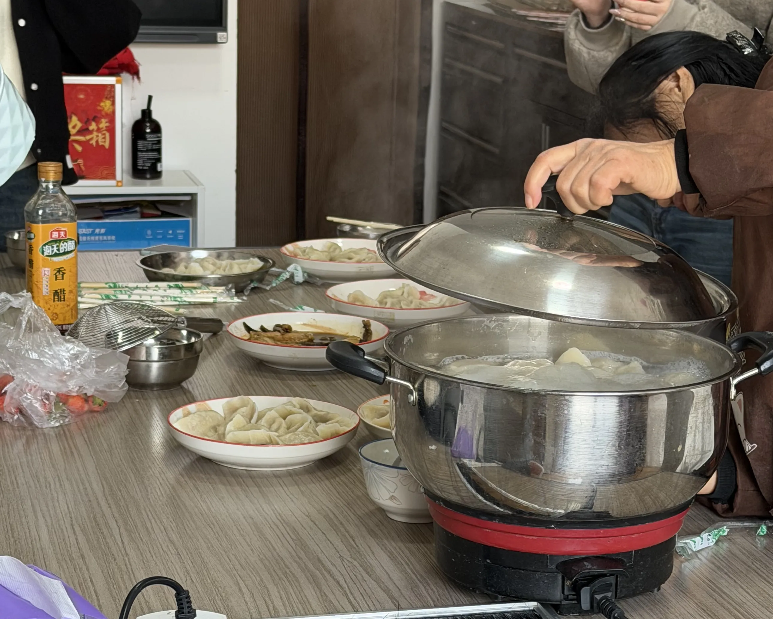 Желећи Маотонгу и свима хармоничну и успешну годину која је пред нама